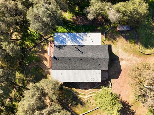 40089 John West Road, Oakhurst, CA 93644