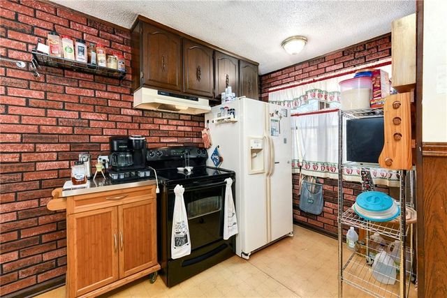 1300 Cherokee Street, Leavenworth, KS 66048