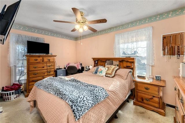 1300 Cherokee Street, Leavenworth, KS 66048