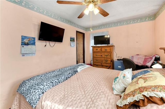 1300 Cherokee Street, Leavenworth, KS 66048