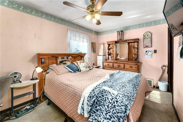 1300 Cherokee Street, Leavenworth, KS 66048