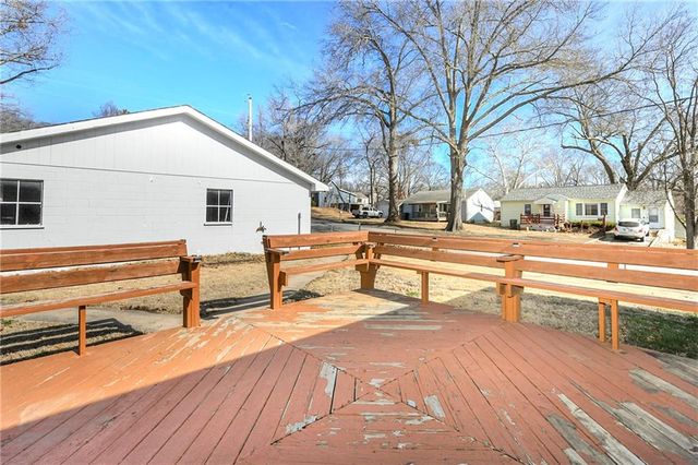 1300 Cherokee Street, Leavenworth, KS 66048