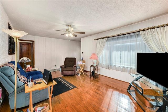 1300 Cherokee Street, Leavenworth, KS 66048