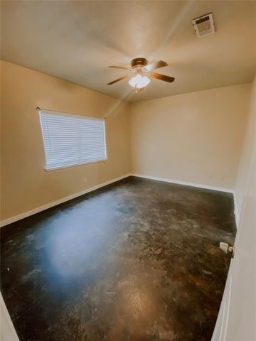3123 Molly Drive, Huntsville, TX 77340