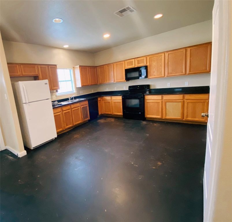 3123 Molly Drive, Huntsville, TX 77340