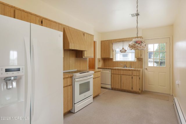 23 Capri Court, Toms River, NJ 08757