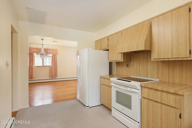 23 Capri Court, Toms River, NJ 08757