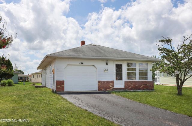 23 Capri Court, Toms River, NJ 08757