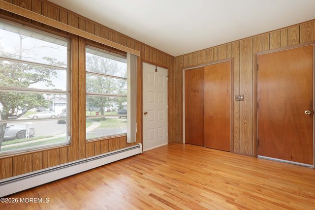 23 Capri Court, Toms River, NJ 08757