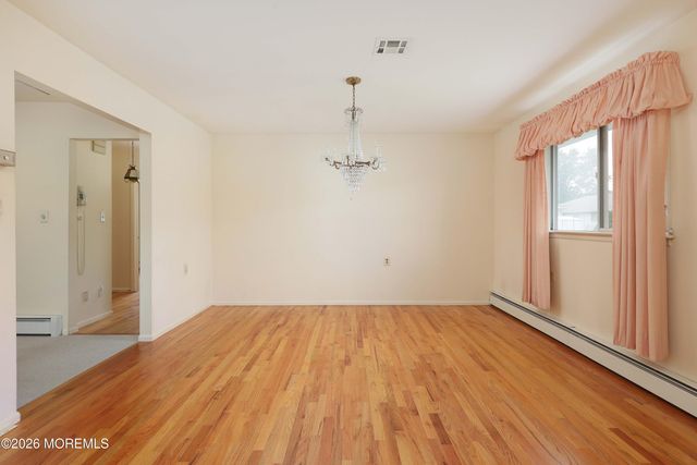 23 Capri Court, Toms River, NJ 08757