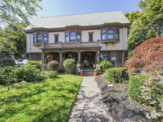 516 Maple Street, City Of Manistee, MI 49660