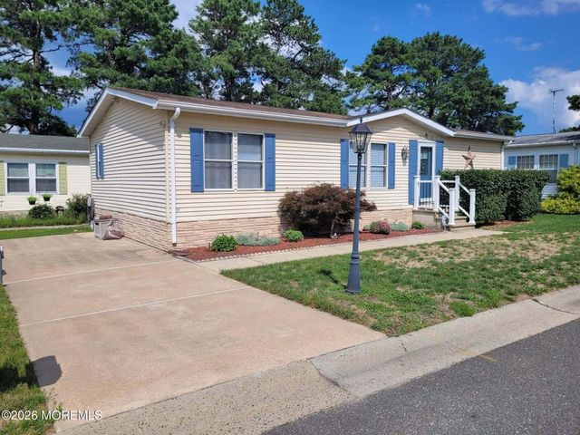 123 Briarwood Court, Whiting, NJ 08759