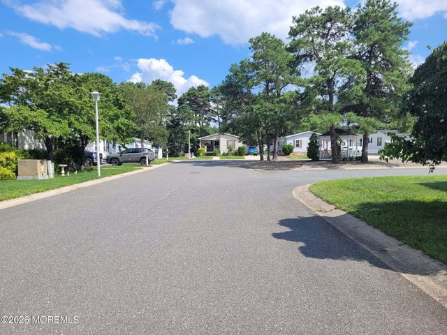 123 Briarwood Court, Whiting, NJ 08759