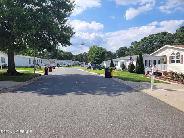 123 Briarwood Court, Whiting, NJ 08759
