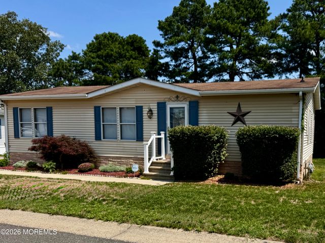 123 Briarwood Court, Whiting, NJ 08759