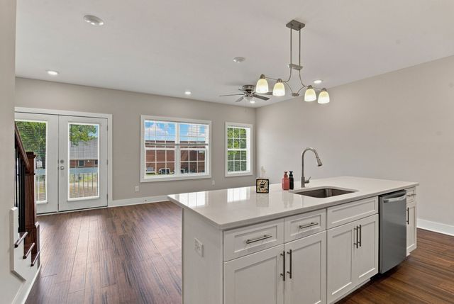 421 Elysian Fields Rd Apt 4, Nashville, TN 37211