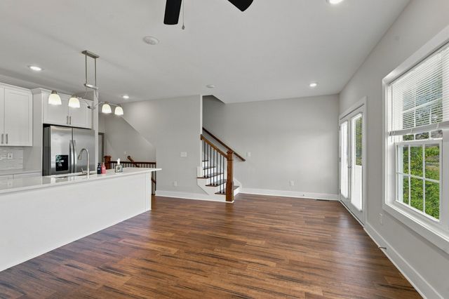421 Elysian Fields Rd Apt 4, Nashville, TN 37211