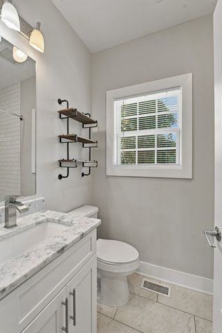 421 Elysian Fields Rd Apt 4, Nashville, TN 37211