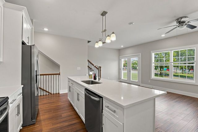 421 Elysian Fields Rd Apt 4, Nashville, TN 37211