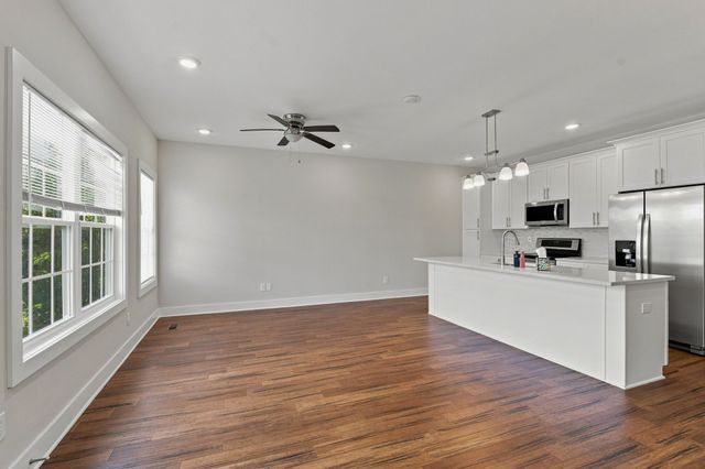 421 Elysian Fields Rd Apt 4, Nashville, TN 37211