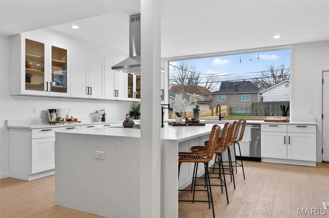 4140 Burgen Avenue, St Louis, MO 63116