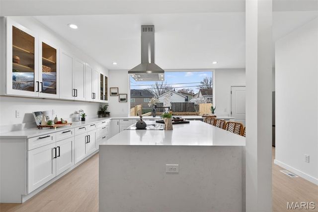 4140 Burgen Avenue, St Louis, MO 63116