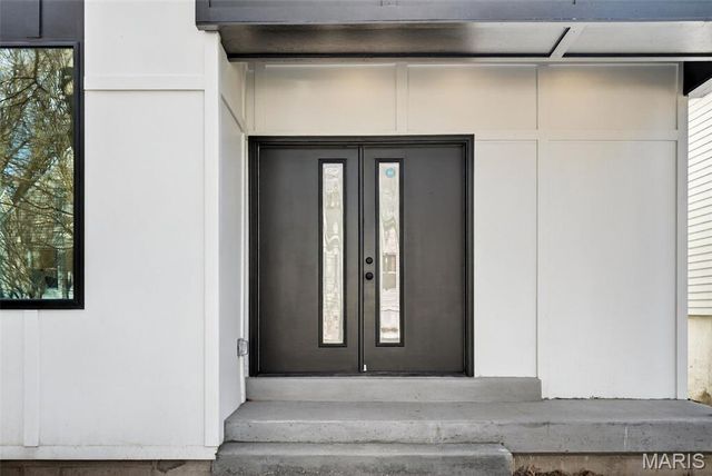 4140 Burgen Avenue, St Louis, MO 63116