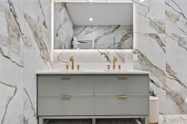 4140 Burgen Avenue, St Louis, MO 63116