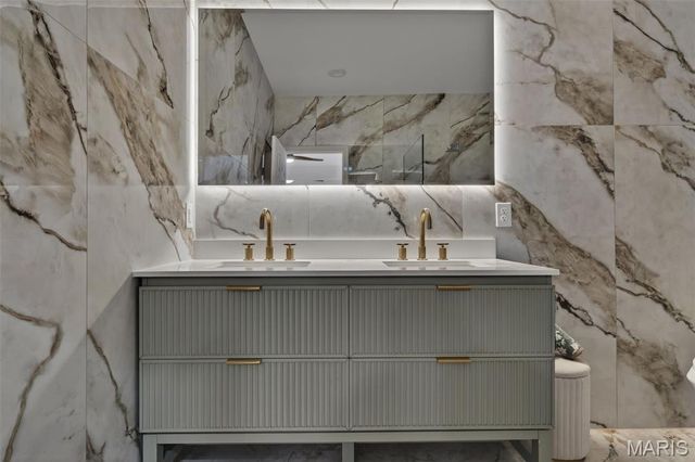 4140 Burgen Avenue, St Louis, MO 63116