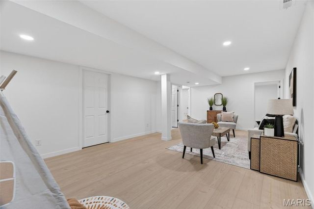 4140 Burgen Avenue, St Louis, MO 63116