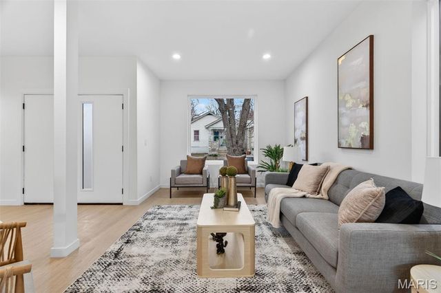 4140 Burgen Avenue, St Louis, MO 63116