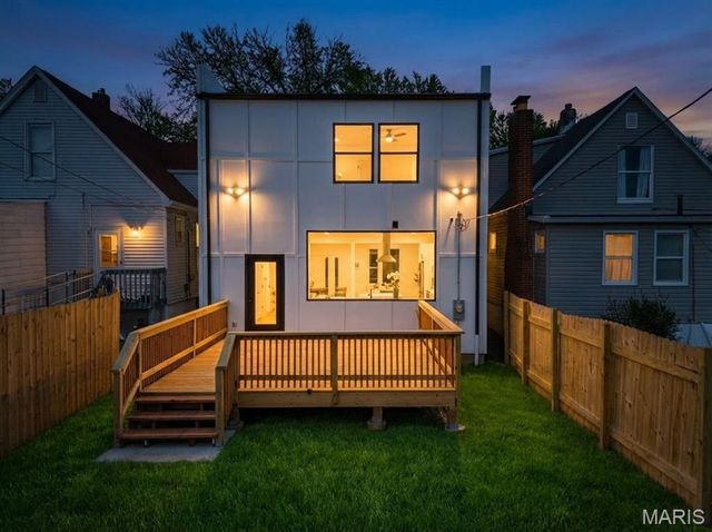 4140 Burgen Avenue, St Louis, MO 63116