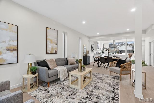 4140 Burgen Avenue, St Louis, MO 63116