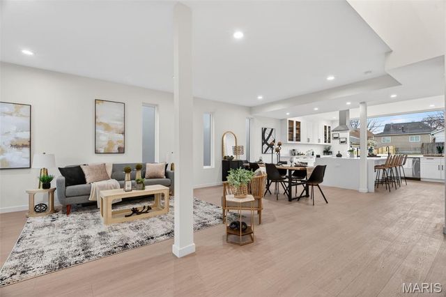 4140 Burgen Avenue, St Louis, MO 63116