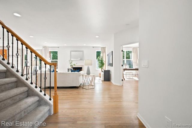 3465 Everett Drive, Rochester Hills, MI 48307