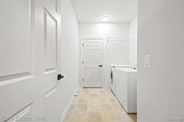 3465 Everett Drive, Rochester Hills, MI 48307