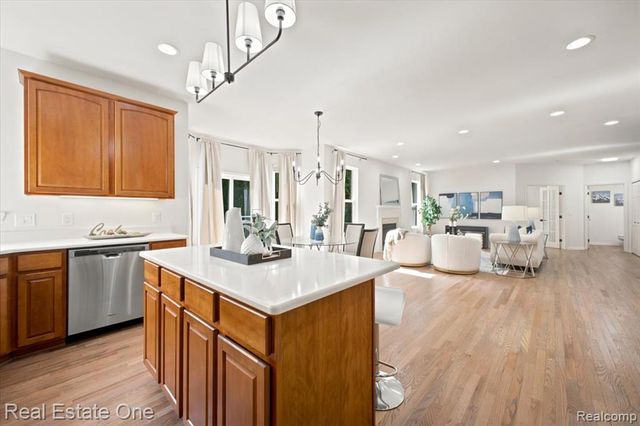 3465 Everett Drive, Rochester Hills, MI 48307