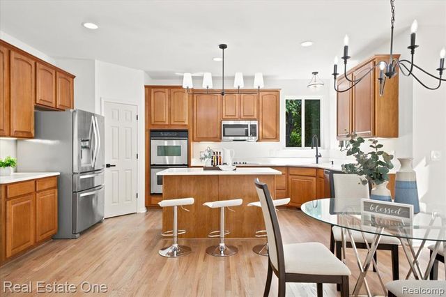3465 Everett Drive, Rochester Hills, MI 48307