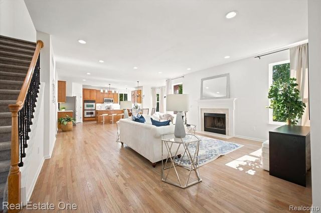 3465 Everett Drive, Rochester Hills, MI 48307