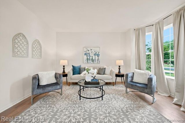 3465 Everett Drive, Rochester Hills, MI 48307