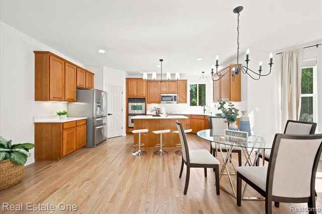 3465 Everett Drive, Rochester Hills, MI 48307