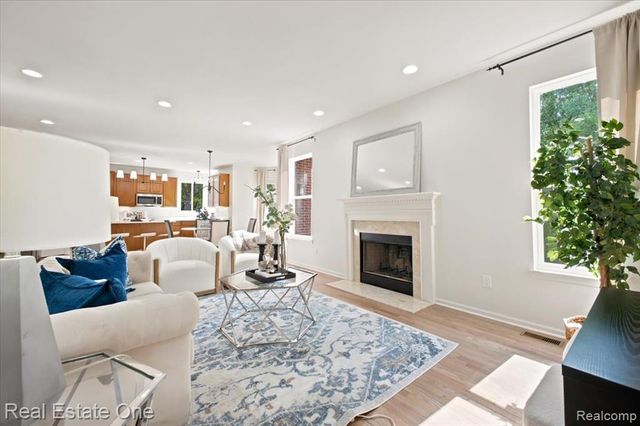 3465 Everett Drive, Rochester Hills, MI 48307