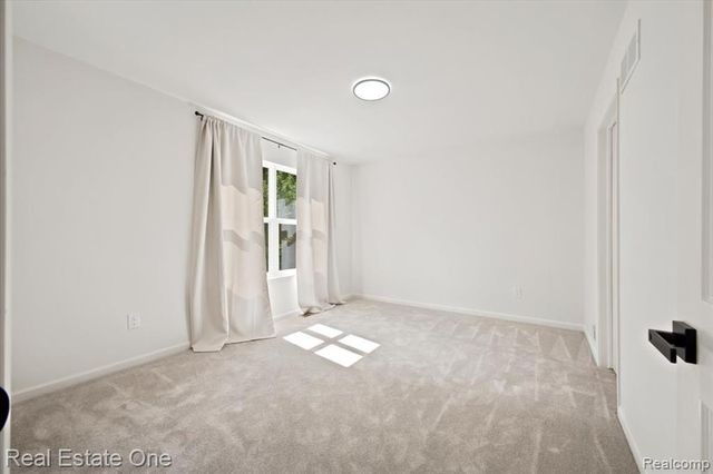 3465 Everett Drive, Rochester Hills, MI 48307