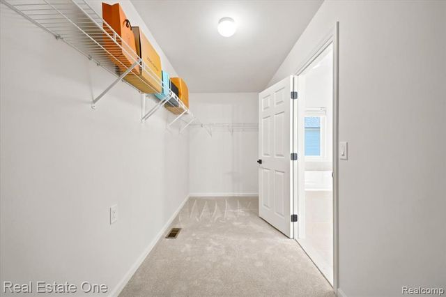 3465 Everett Drive, Rochester Hills, MI 48307