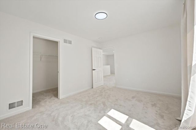 3465 Everett Drive, Rochester Hills, MI 48307
