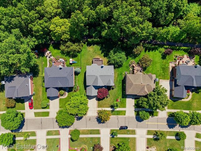 3465 Everett Drive, Rochester Hills, MI 48307