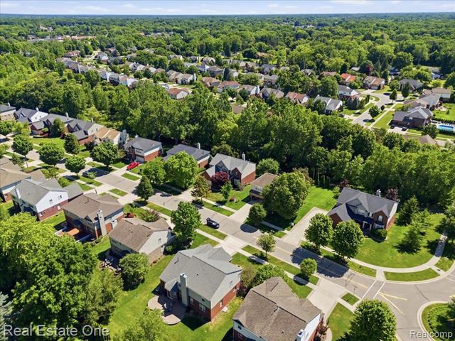 3465 Everett Drive, Rochester Hills, MI 48307