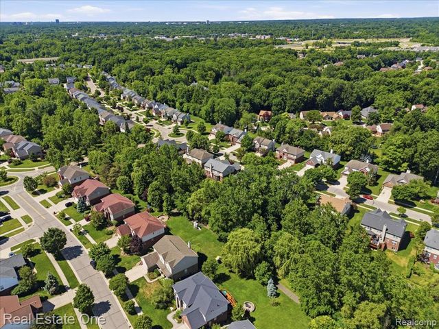 3465 Everett Drive, Rochester Hills, MI 48307