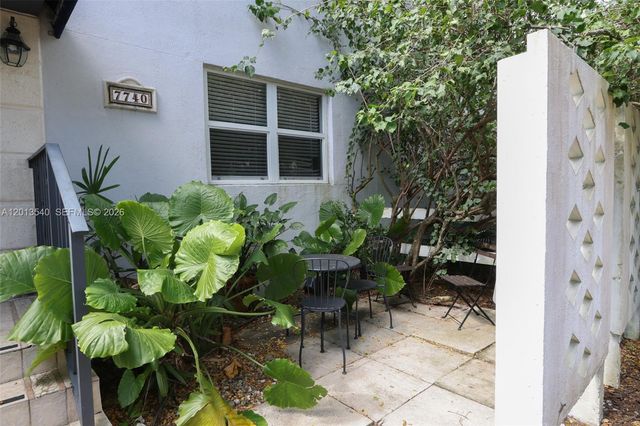 7740 SW 54th Ct 52D, Miami, FL 33143