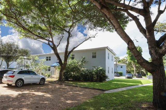7740 SW 54th Ct 52D, Miami, FL 33143